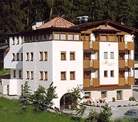 Hotel Laerchenhain Сан-Валентино-алла-Мута Экстерьер фото