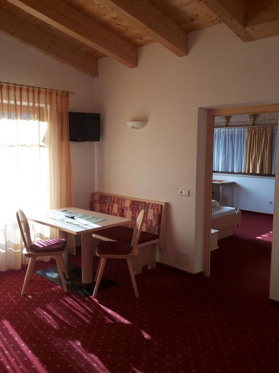 Hotel Laerchenhain Сан-Валентино-алла-Мута Номер фото